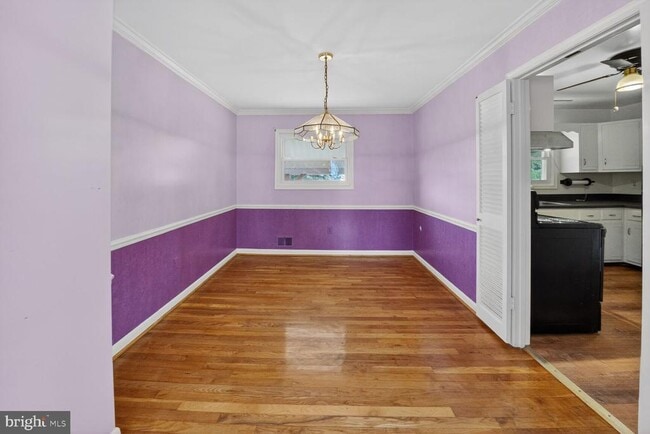 Building Photo - 2890 Balmoral Dr