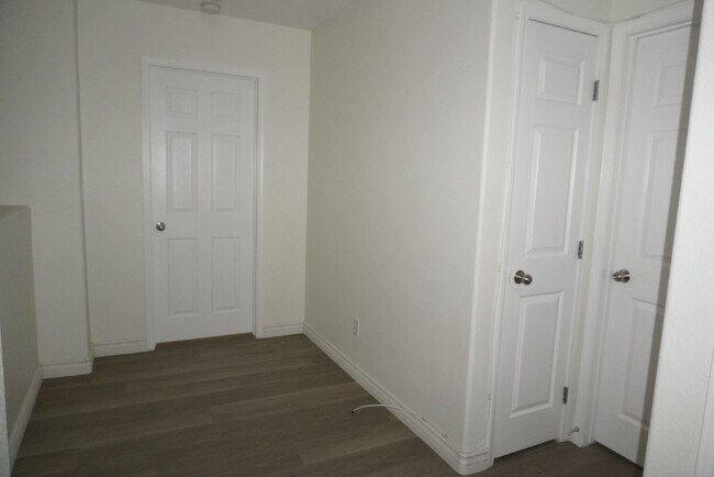 Building Photo - 4 Bedroom Home in Henderson NV!