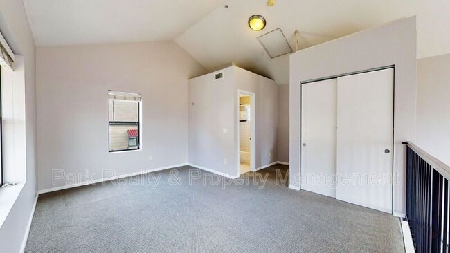 Building Photo - 2033 W 30th Ave