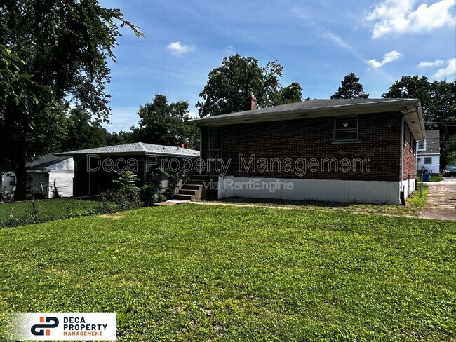 Building Photo - 2312 Shields Ave