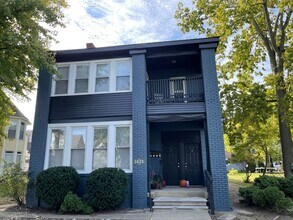 Building Photo - 1023 Lofts