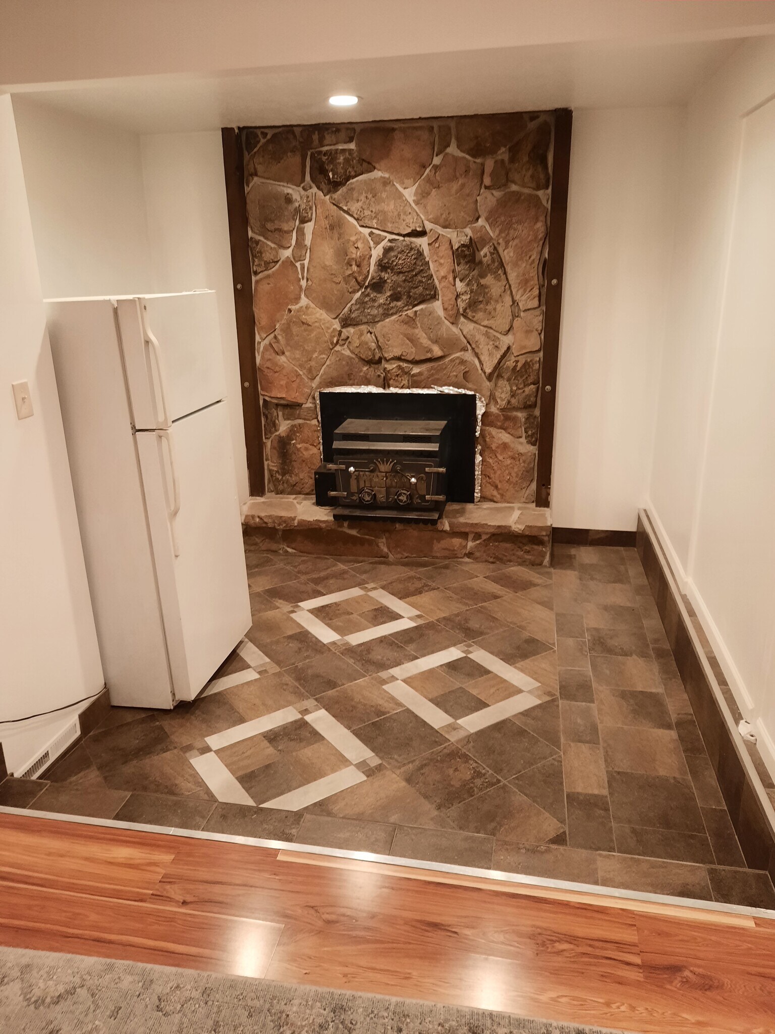 Building Photo - 1360 E 450 S
