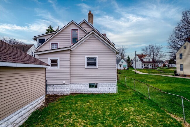 Building Photo - 10501 Park Heights Ave