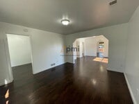 Building Photo - 4635 Towle Ave