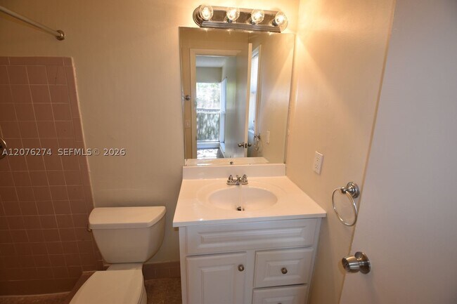 Building Photo - 10656 Shady Pond Ln