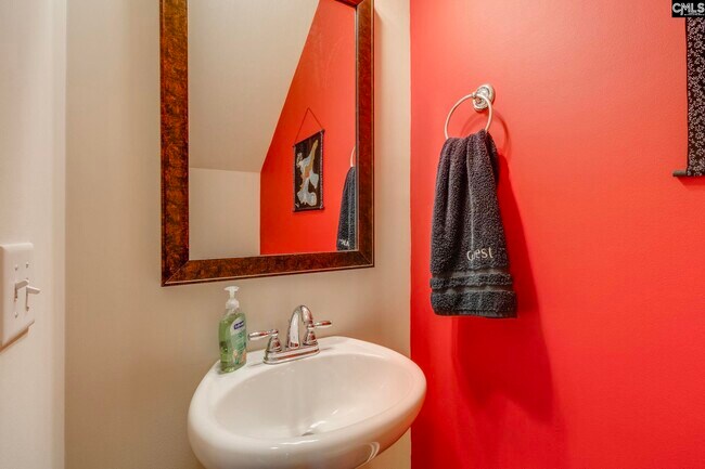 Building Photo - 456 Edenhall Dr