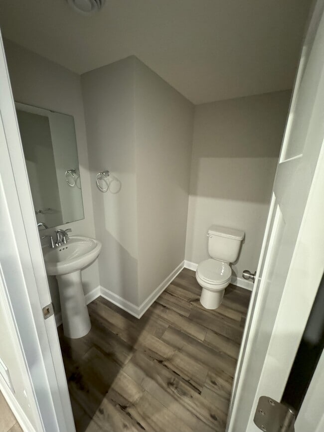 Building Photo - 10692 Burnt Rock Rd