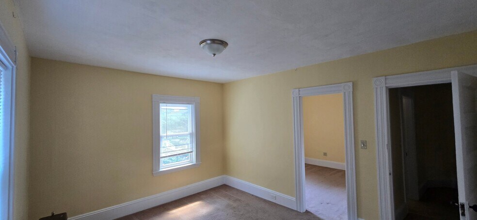 Building Photo - 12 Folger Ave