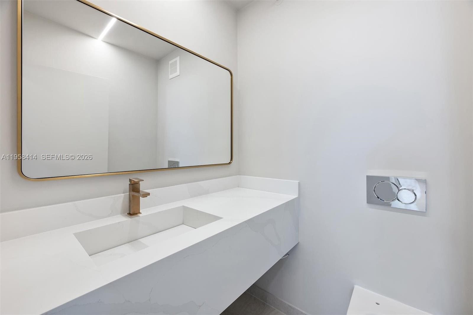 Building Photo - 1541 Brickell Ave