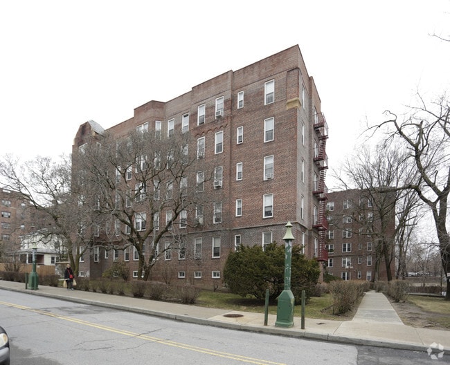 Primary Photo - 246 Centre Ave