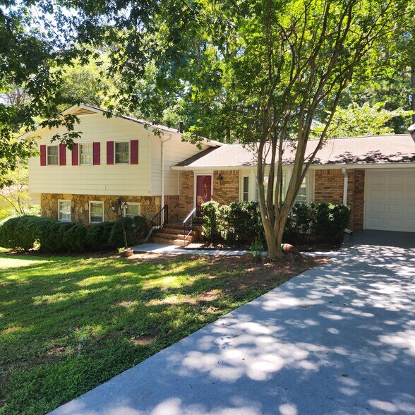 Primary Photo - 1447 Ridgeland Ct SW