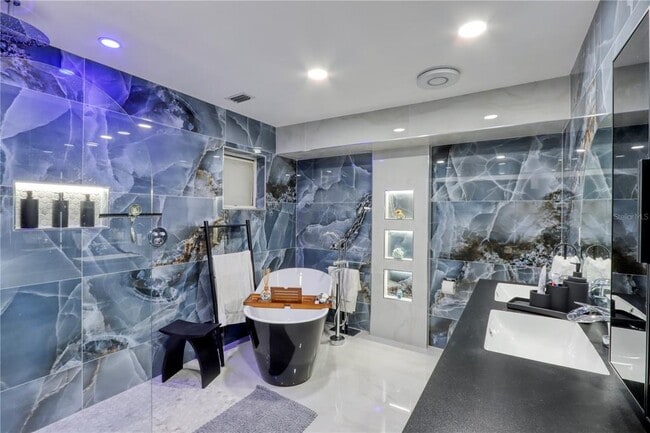 Building Photo - 2500 Rio Lisbo Ct