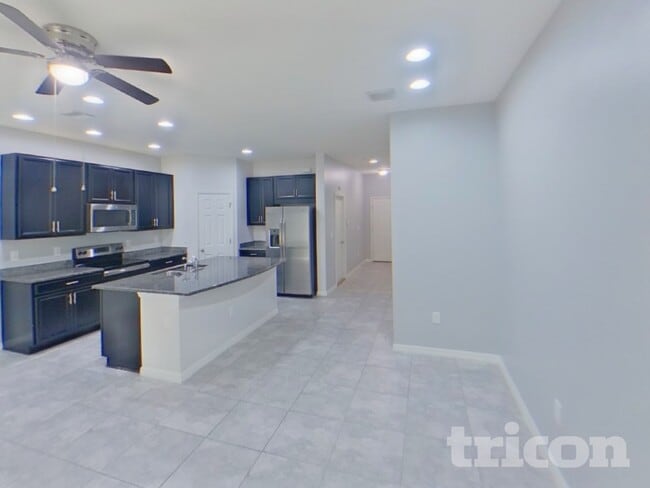 Building Photo - 7127 Summer Holly Pl