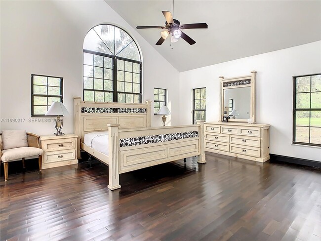 Building Photo - 2261 Mariner Cove