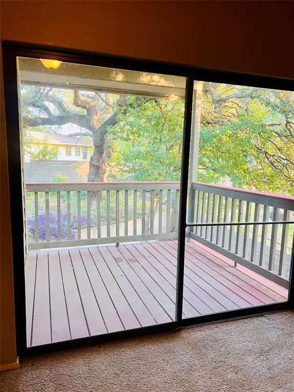 Building Photo - 2215 Post Rd