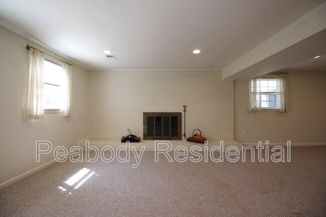 Building Photo - 5810 Sunderland Ct