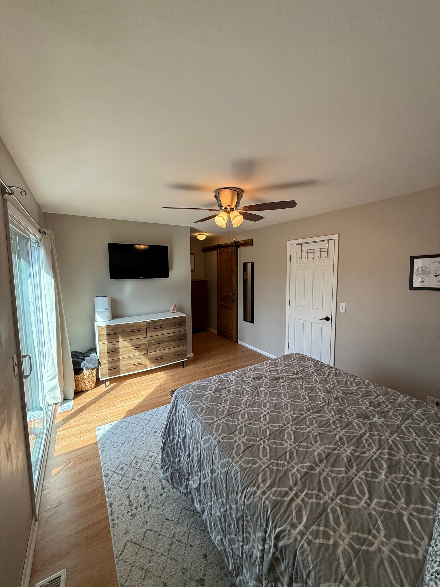 Building Photo - 7S478 Lynn Dr