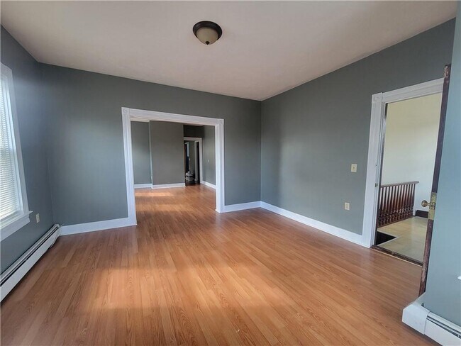 Building Photo - 23 Young St