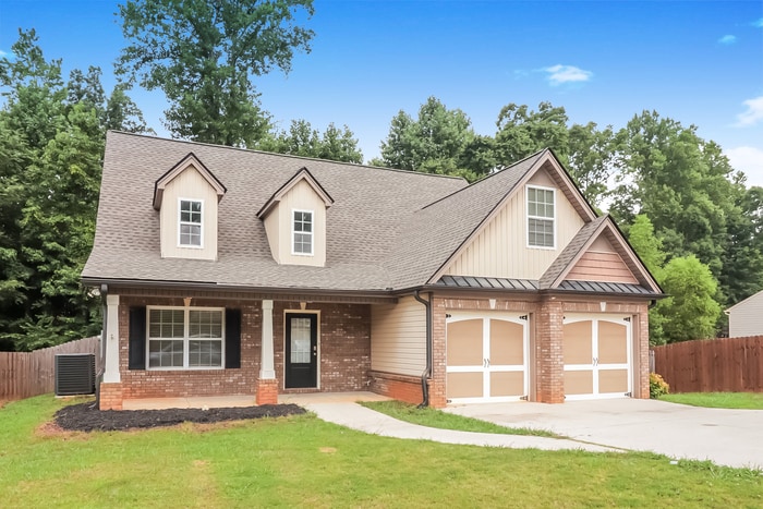 Building Photo - 221 Raleigh Way