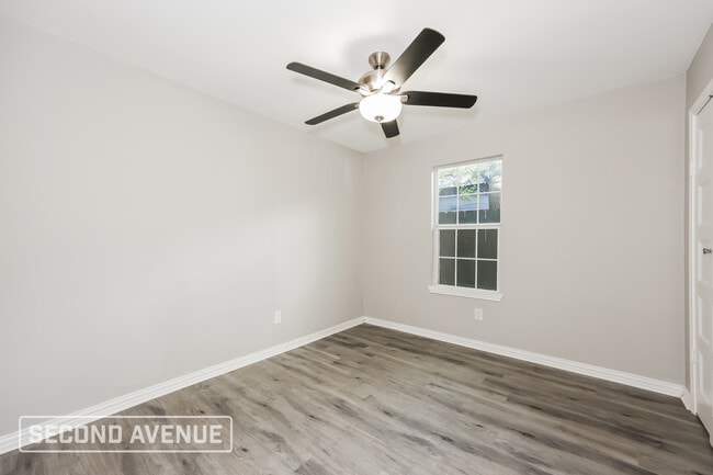 Building Photo - 2024 Lewiston Ave