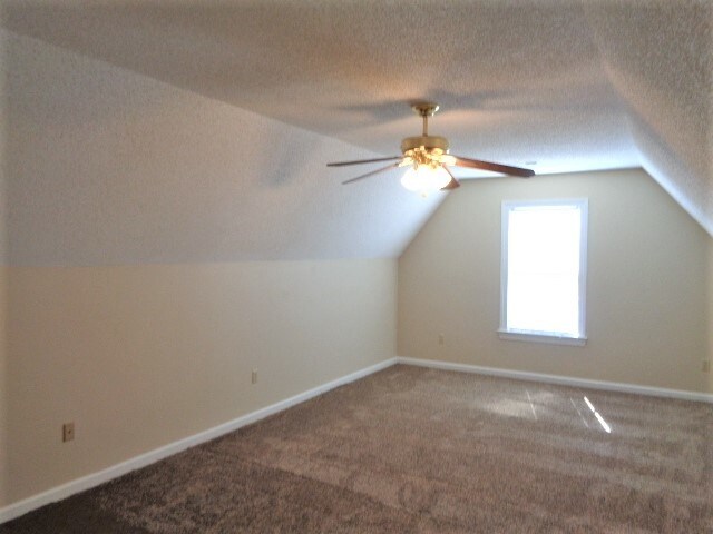 Building Photo - 13132 Sandbourne Cross