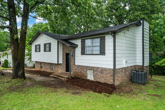 Building Photo - Now Leasing! 4-Bedroom Home with Modern Features & Great Layout