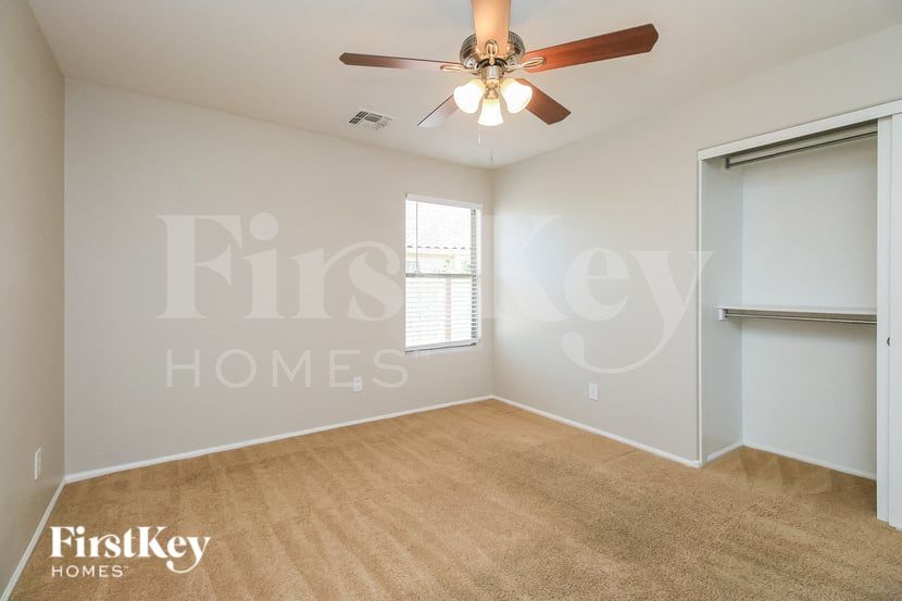 Building Photo - 98 E Clairidge Dr