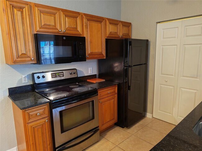 Building Photo - 826 Grand Regency Pointe