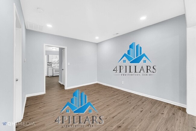 Building Photo - Spacious 4-Bedroom Home in Hammond, IN wit...