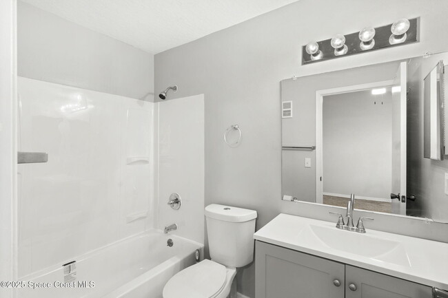 Building Photo - 7667 N Wickham Rd