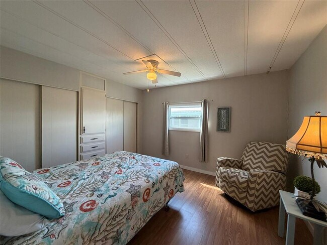 Building Photo - 542 Tampico Dr