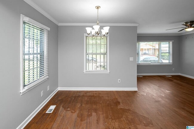 Building Photo - 328 Beta St