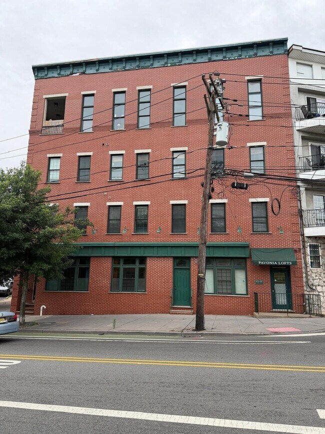 Building Photo - 473 Newark Ave