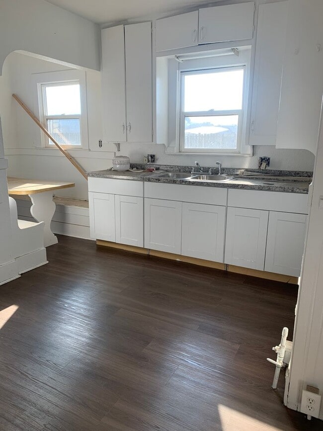 Building Photo - 3 Bedroom 1 Bath home coming soon
