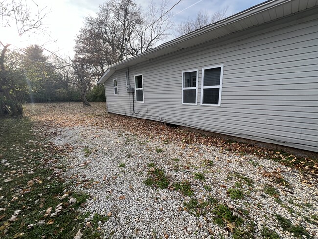 Building Photo - 31 Crockett St