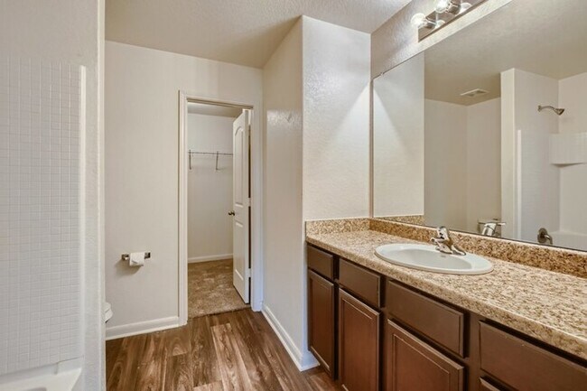 Building Photo - 6115 Southern Vista