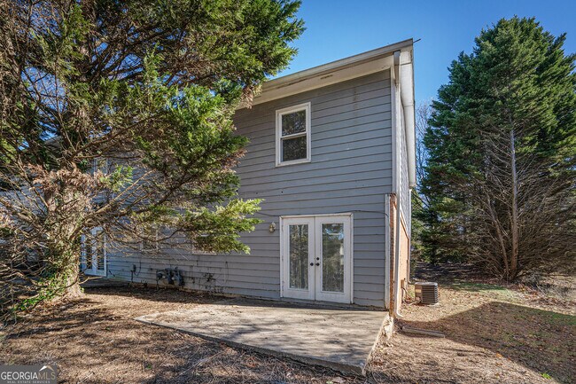 Building Photo - 3027 Spruce Cir