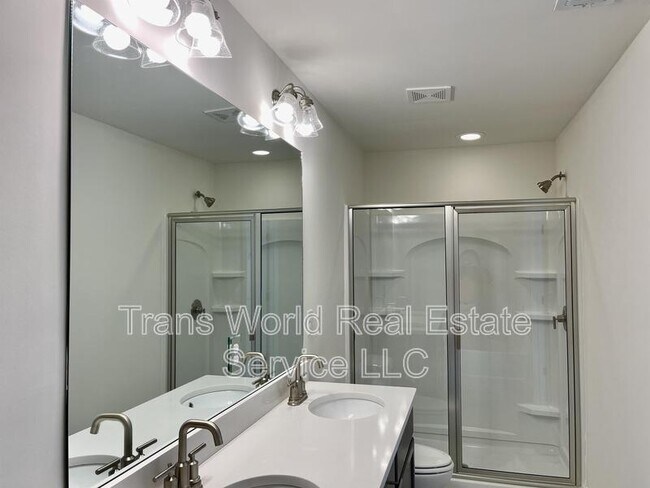 Building Photo - 175 N Auburn Landing Pl