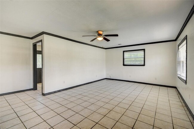 Building Photo - 2708 County Rd 686