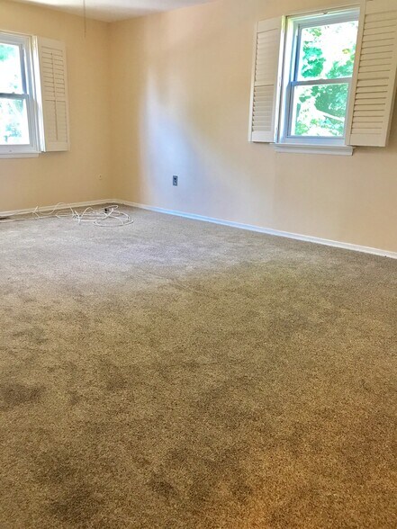 Spacious Master bedroom - 1401 Whitpain Hls