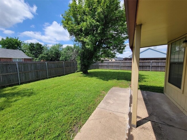 Building Photo - 5325 Brookport Dr
