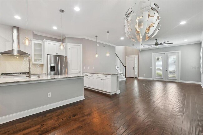 Building Photo - 403 S Melville Ave