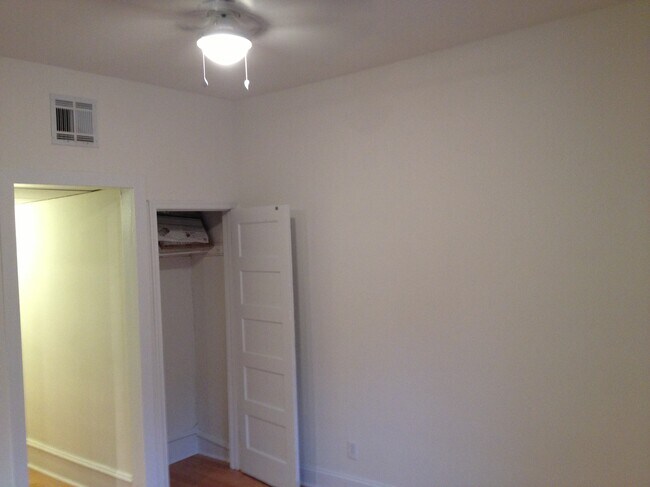 Building Photo - 1020 Pine St