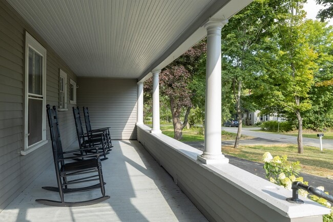 Building Photo - 37 Main Rd N