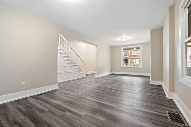 Building Photo - Beautiful Fully Renovated 4 Bedroom Home In The West End.  Available July!