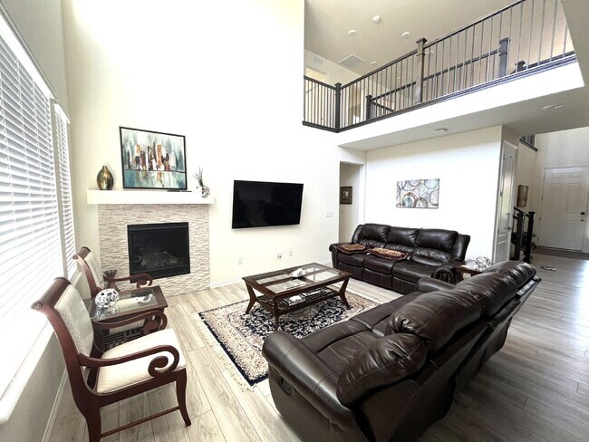 Building Photo - Wonderful 4 Bedroom/2 Bathroom with a Loft and Study in Whispering Pines!