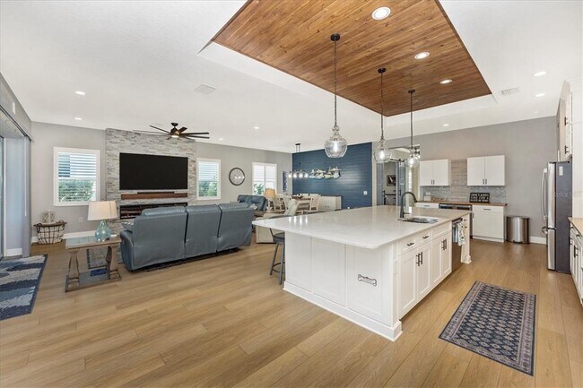 Building Photo - 18805 Valleta Ave