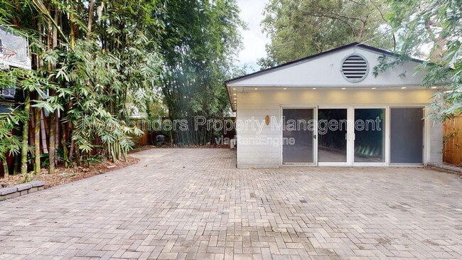 Building Photo - 3918 Herschel St