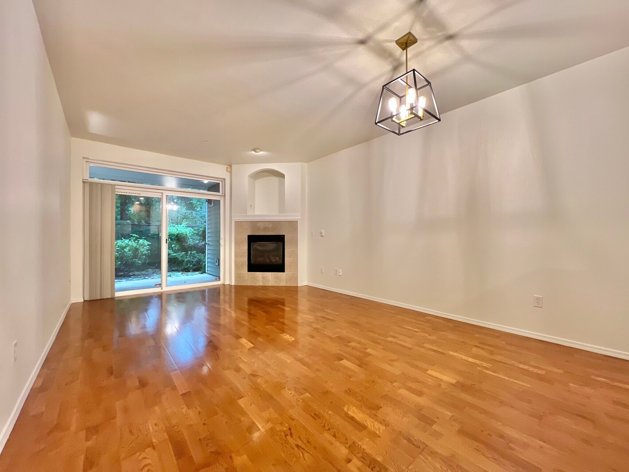 Building Photo - 12712 Admiralty Way