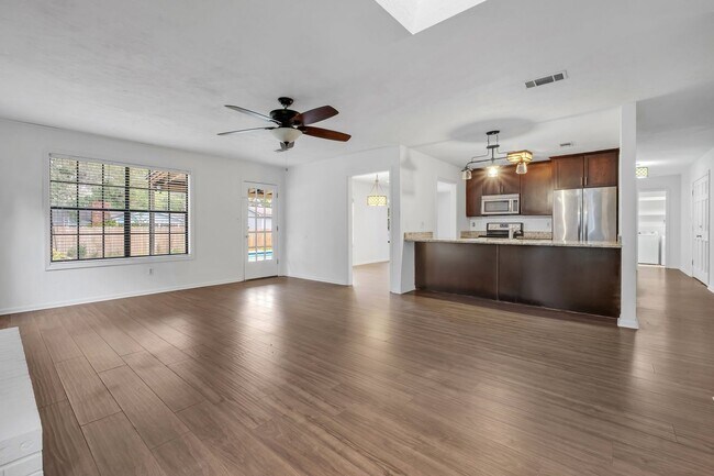 Building Photo - 3 bed 2 bath home for rent in Killearn